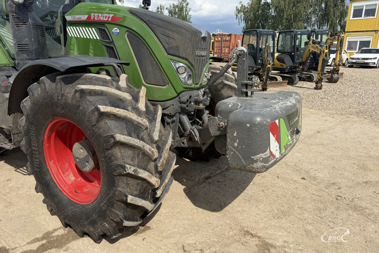 Farm tractor Fendt 724 Vario: picture 8