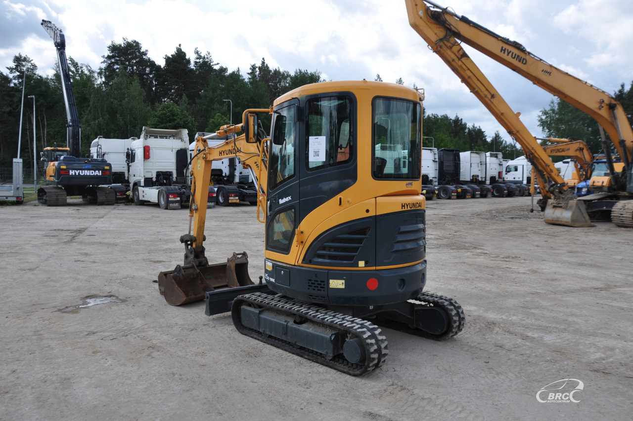 Hyundai R25Z-9AK - Mini excavator: picture 4 Hyundai R25Z-9AK - Mini excavator: picture 4