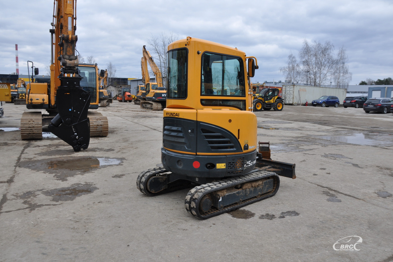 Hyundai R25Z-9AK - Mini excavator: picture 5 Hyundai R25Z-9AK - Mini excavator: picture 5