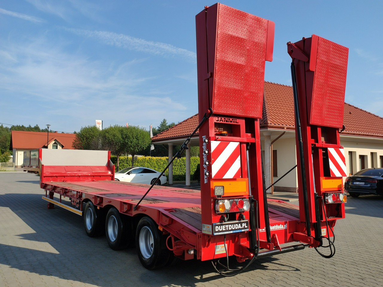 Low loader semi-trailer Bodex JANMIL Burtówka Laweta Niskopodłogowa Podczołgówka 3-Osie: picture 11