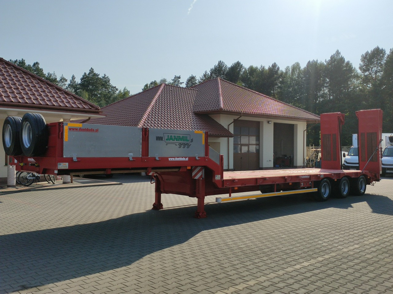 Low loader semi-trailer Bodex JANMIL Burtówka Laweta Niskopodłogowa Podczołgówka 3-Osie: picture 19
