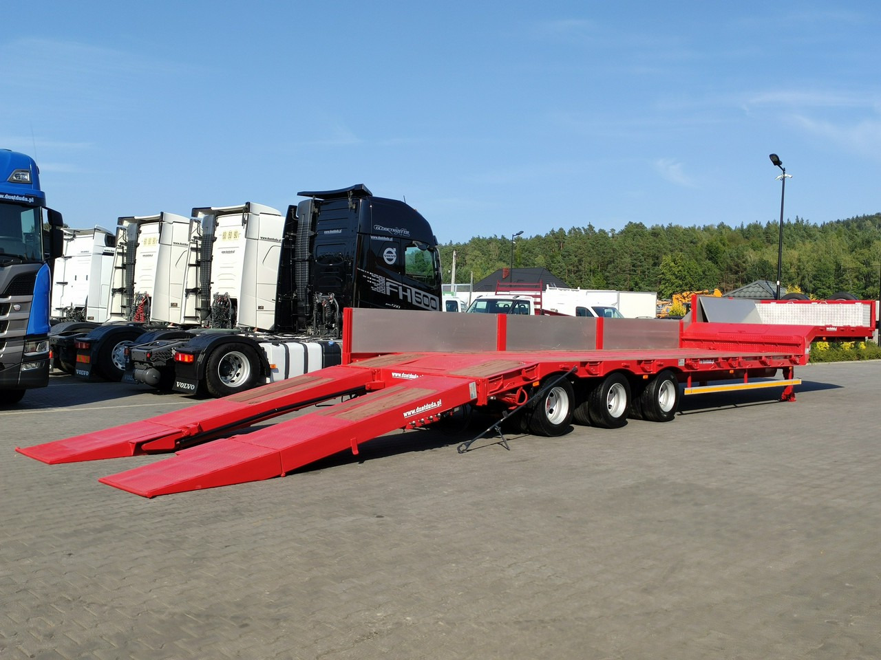 Low loader semi-trailer Bodex JANMIL Burtówka Laweta Niskopodłogowa Podczołgówka 3-Osie: picture 7