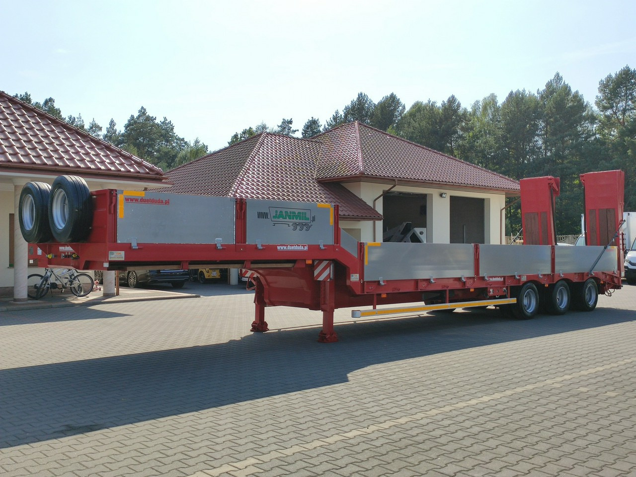 Low loader semi-trailer Bodex JANMIL Burtówka Laweta Niskopodłogowa Podczołgówka 3-Osie: picture 17