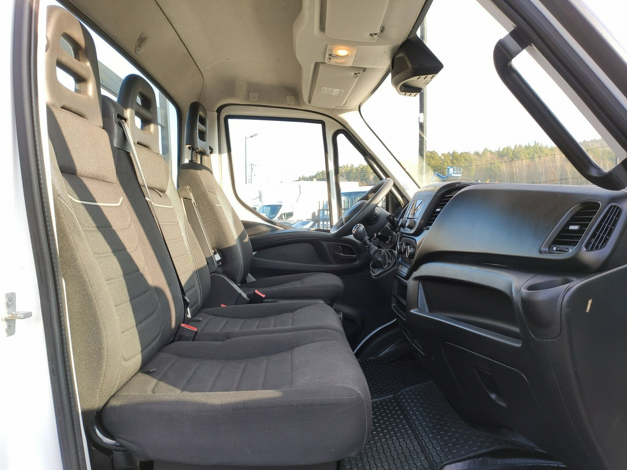 Tipper van Iveco Daily 35C16 V: picture 17
