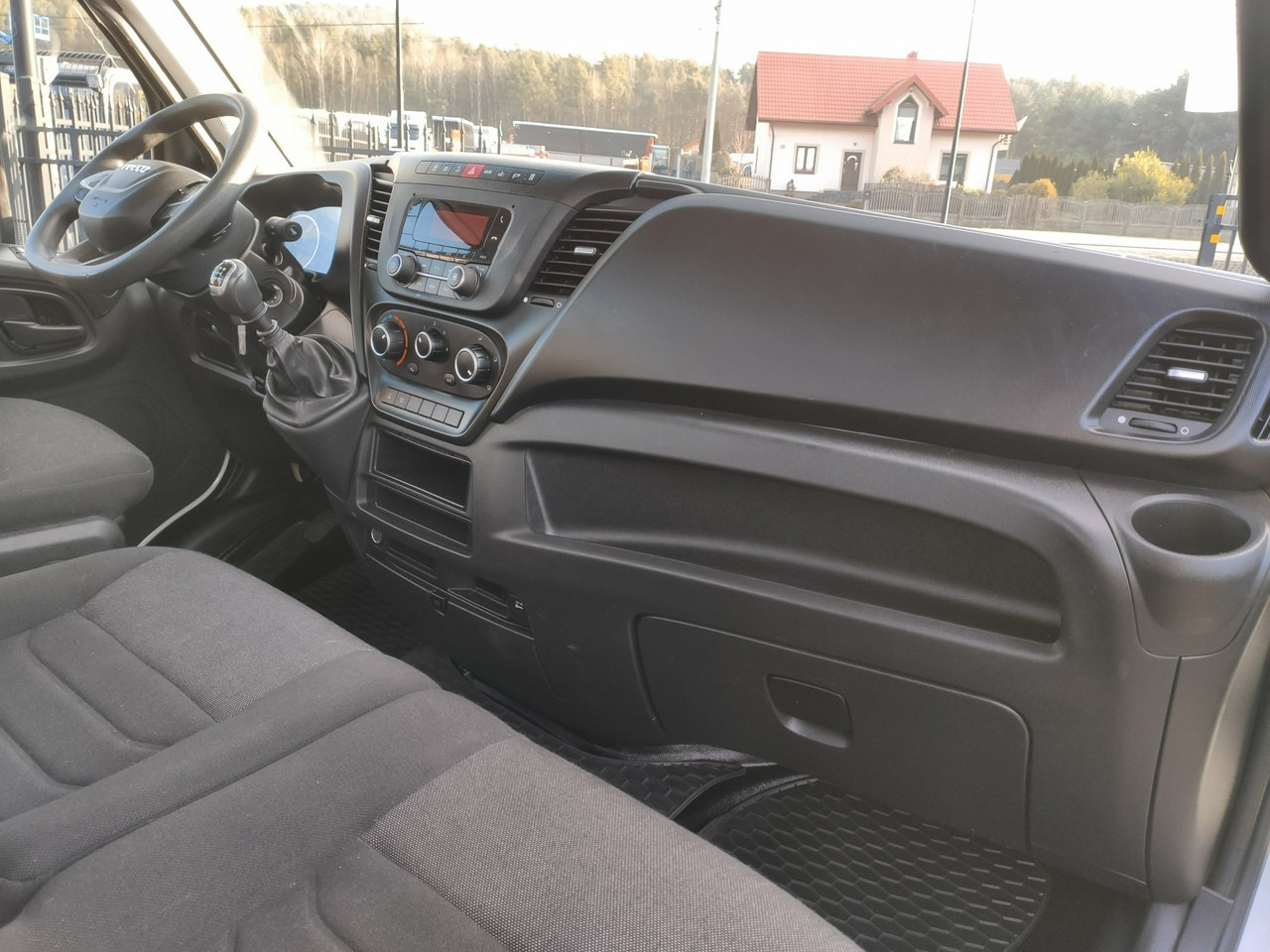 Tipper van Iveco Daily 35C16 V: picture 35