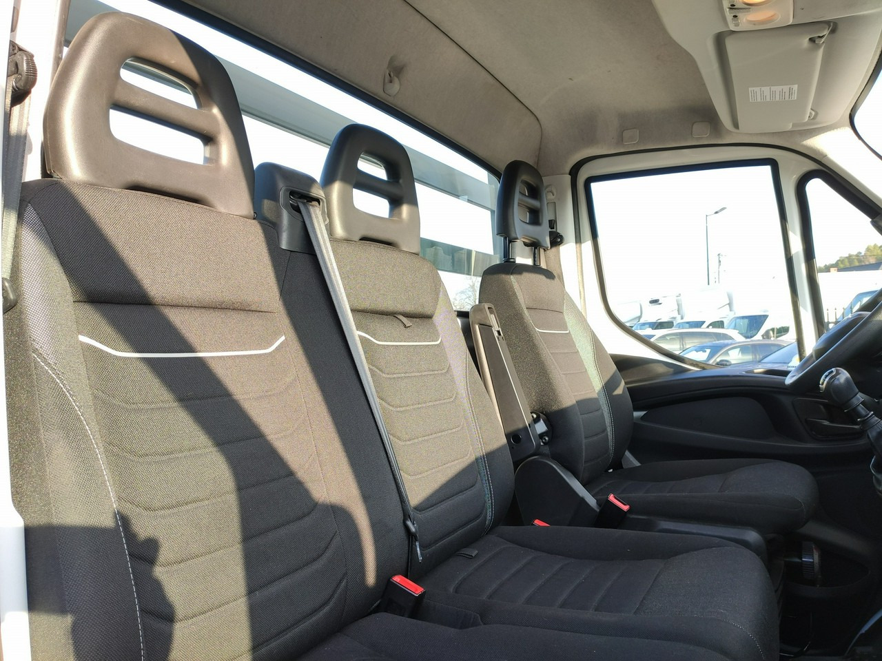 Tipper van Iveco Daily 35C16 V: picture 19