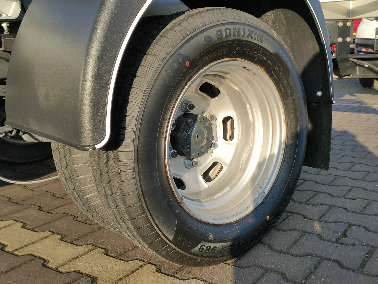 Tipper van Iveco Daily 35C16 V: picture 24