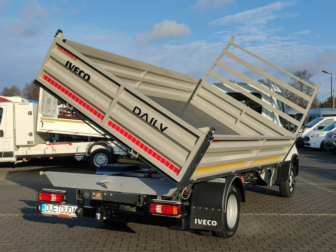 Tipper van Iveco Daily 35C16 V: picture 31