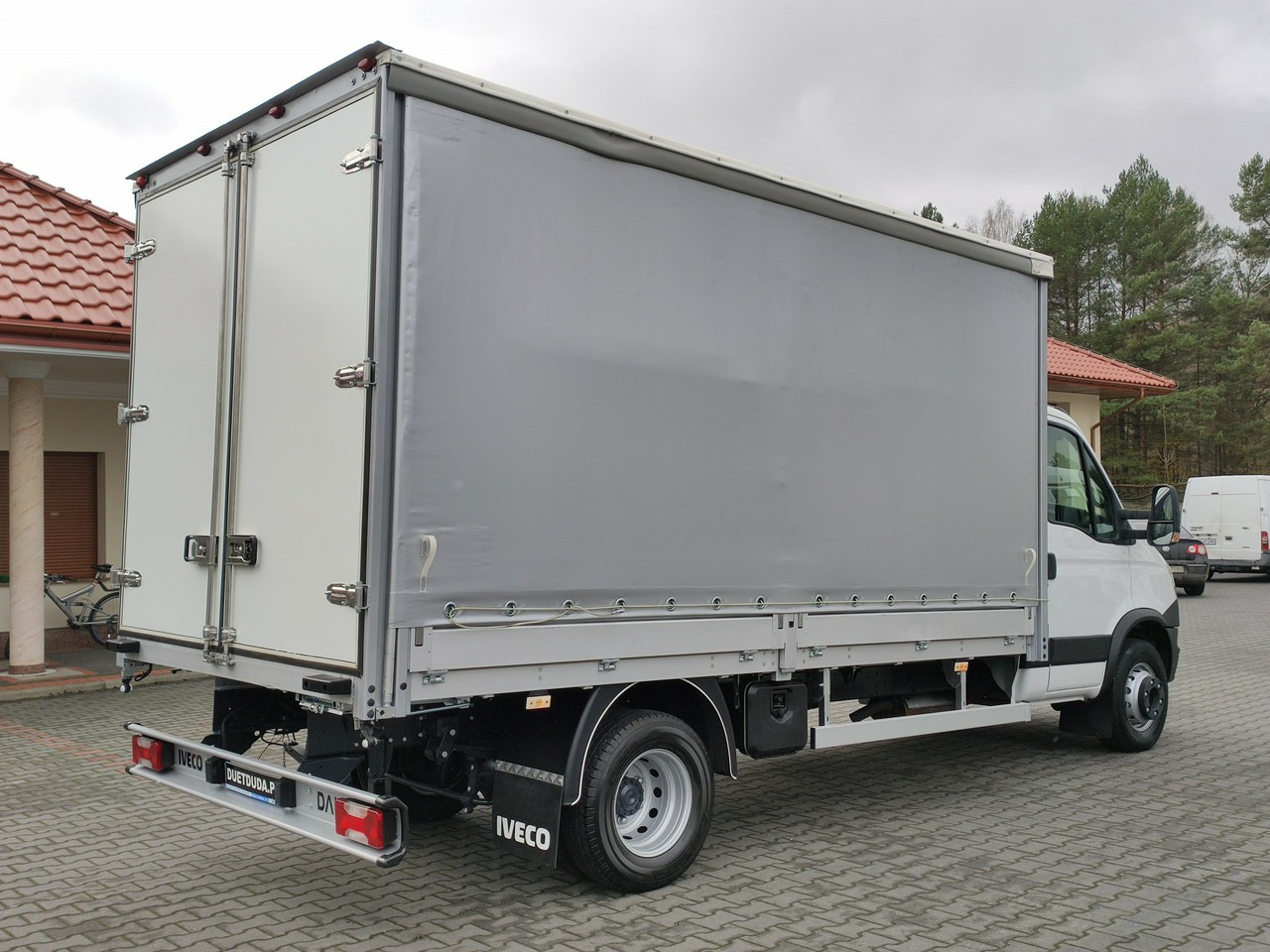 Curtain side van Iveco Daily 70C18 V H: picture 12