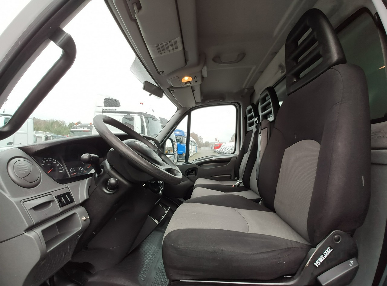 Curtain side van Iveco Daily 70C18 V H: picture 23