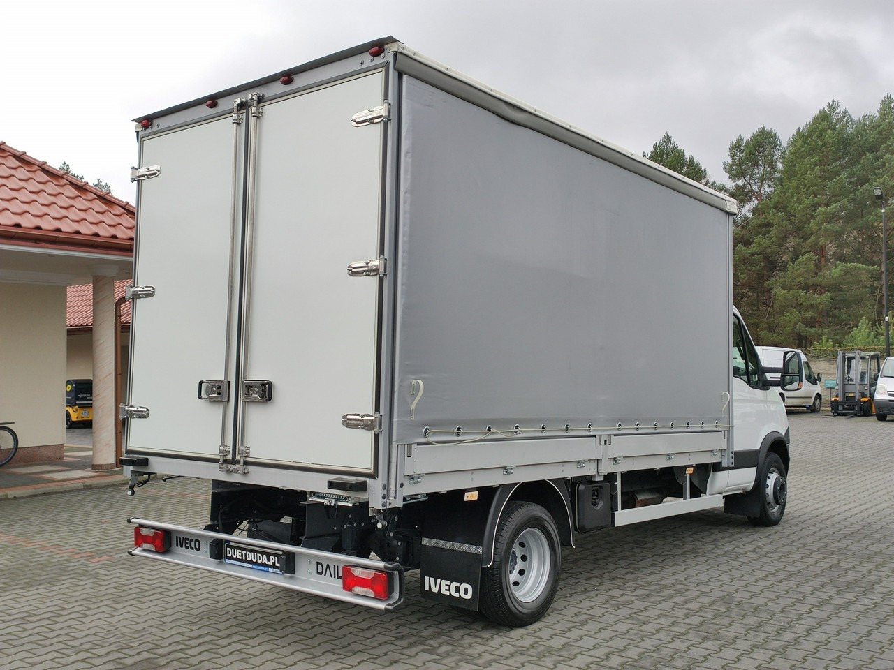Curtain side van Iveco Daily 70C18 V H: picture 16