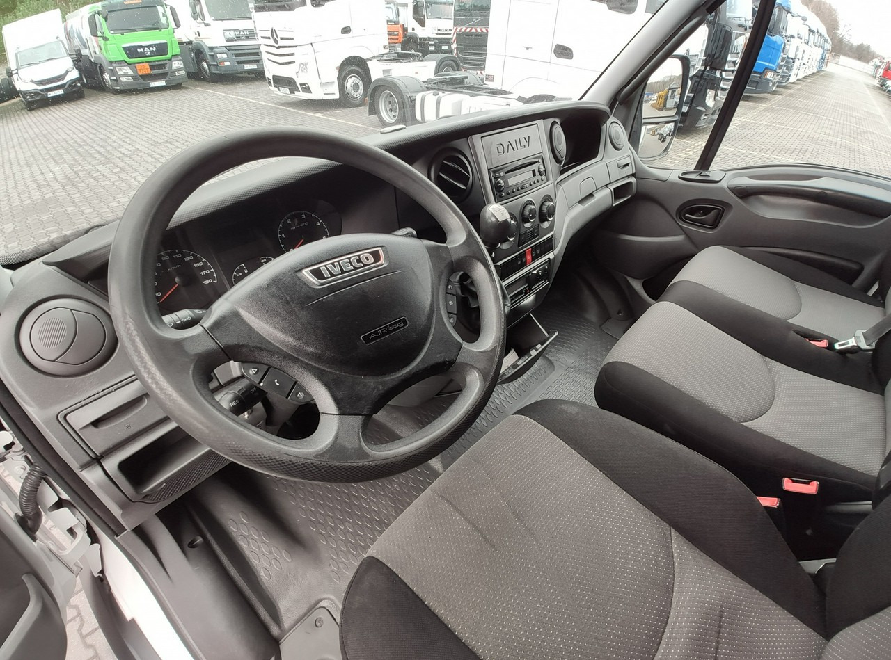 Curtain side van Iveco Daily 70C18 V H: picture 25