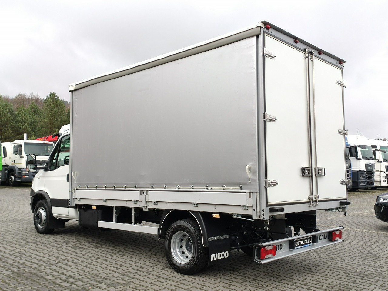 Curtain side van Iveco Daily 70C18 V H: picture 15