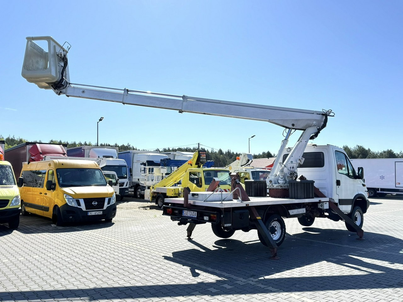 Truck mounted aerial platform Iveco Daily: picture 16 Truck mounted aerial platform Iveco Daily: picture 16