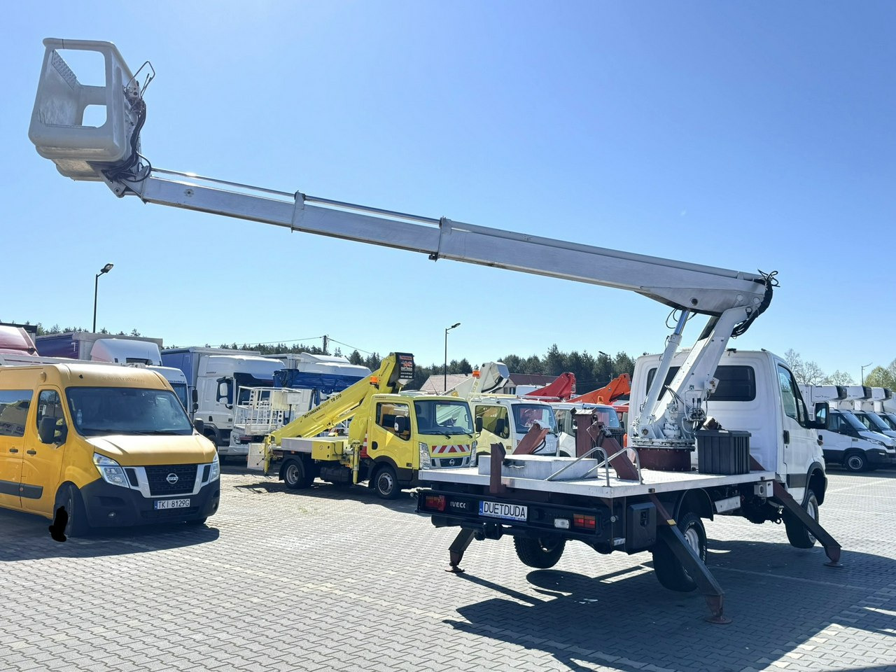 Truck mounted aerial platform Iveco Daily: picture 13 Truck mounted aerial platform Iveco Daily: picture 13