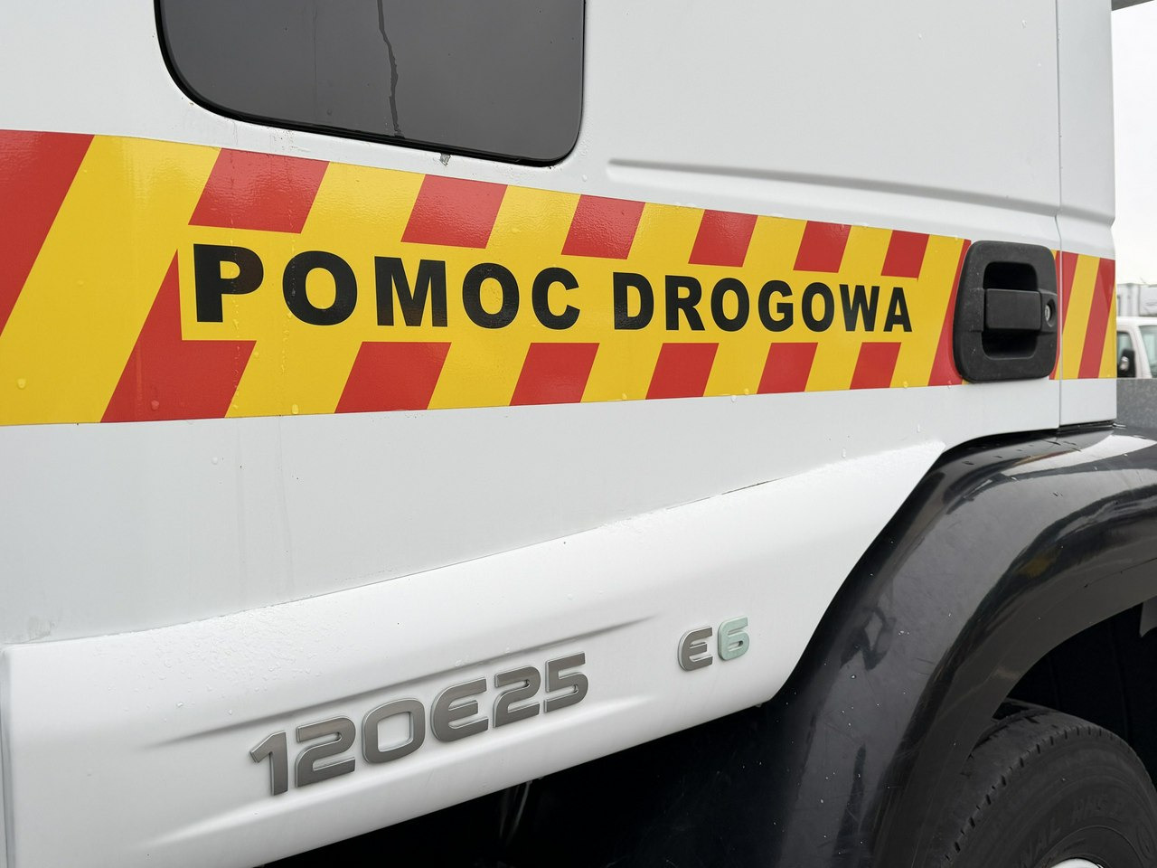 Iveco EUROCARGO 120E25 E6 Laweta Zagłebiana Platforma Pomoc Drogowa - Tow truck: picture 2 Iveco EUROCARGO 120E25 E6 Laweta Zagłebiana Platforma Pomoc Drogowa - Tow truck: picture 2