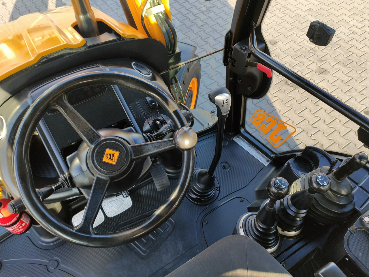 Backhoe loader JCB 3CX: picture 17