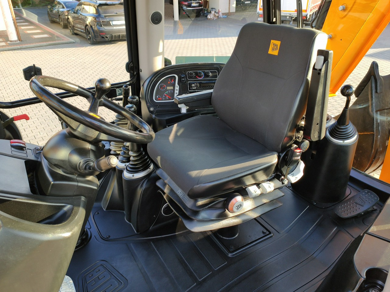 Backhoe loader JCB 3CX: picture 11