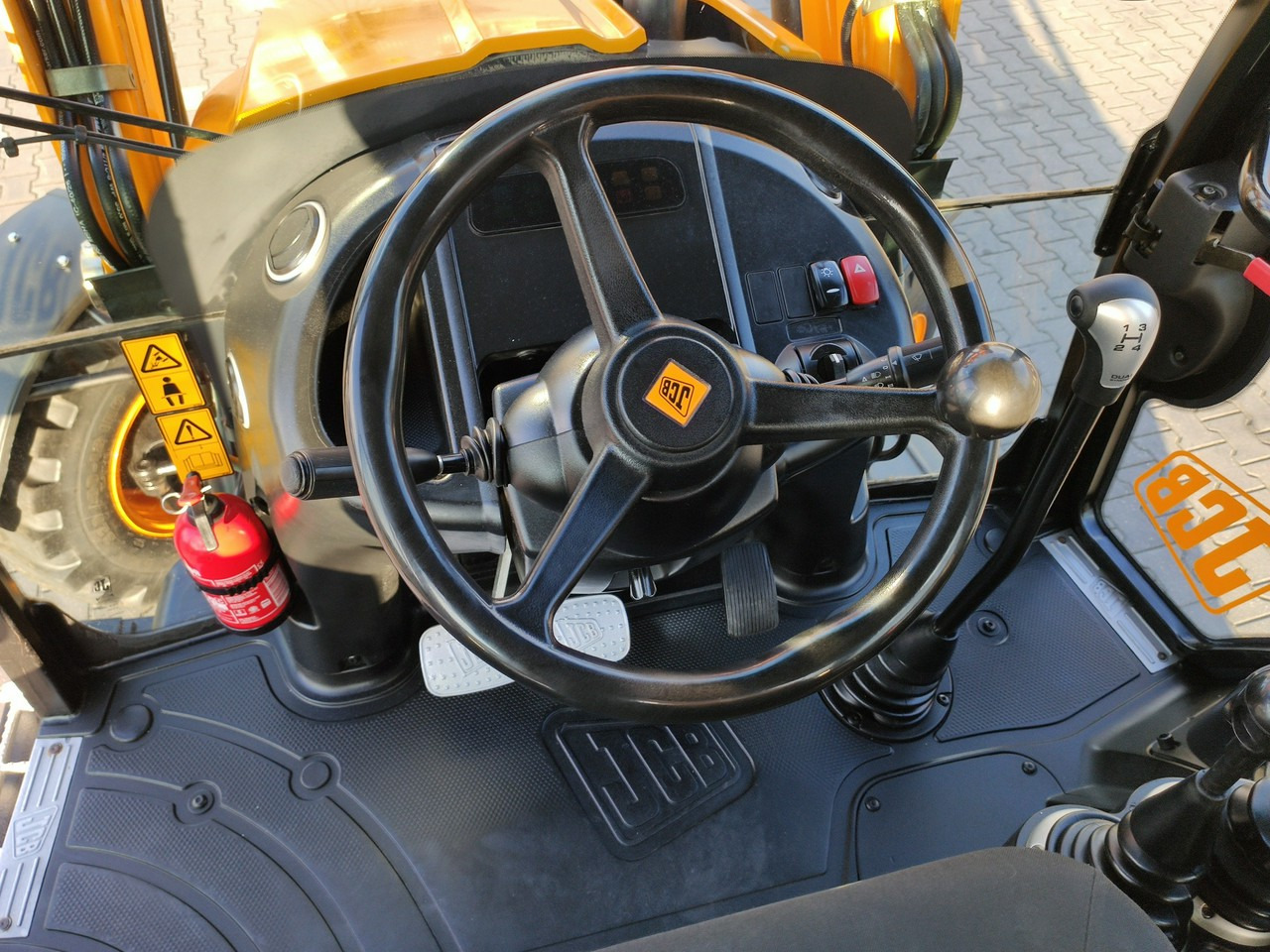 Backhoe loader JCB 3CX: picture 16
