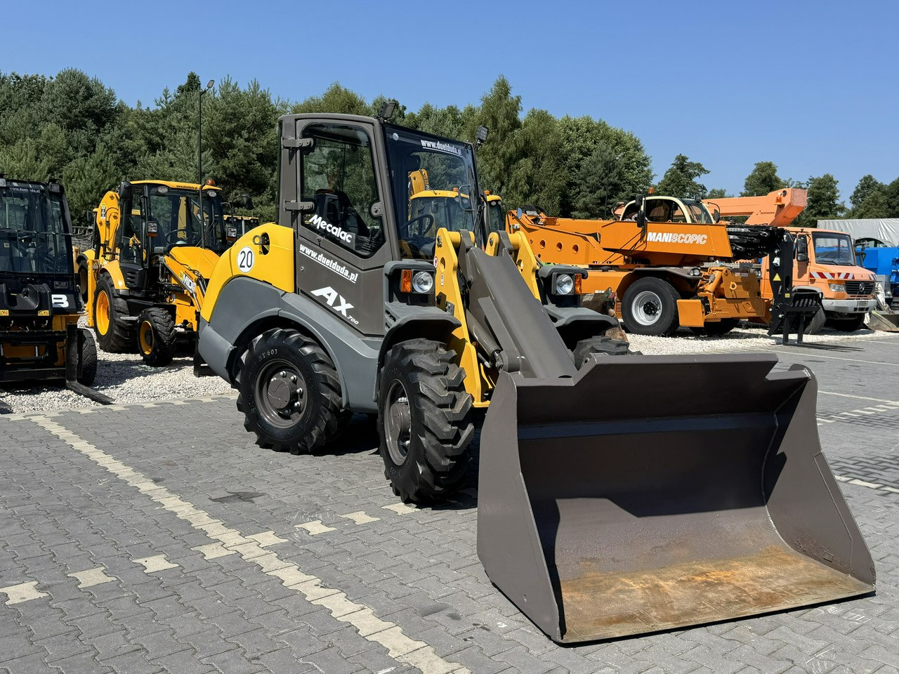 Mecalac AX 700 Szybko-Złącze Łyżka Super Stan - Wheel loader: picture 3 Mecalac AX 700 Szybko-Złącze Łyżka Super Stan - Wheel loader: picture 3