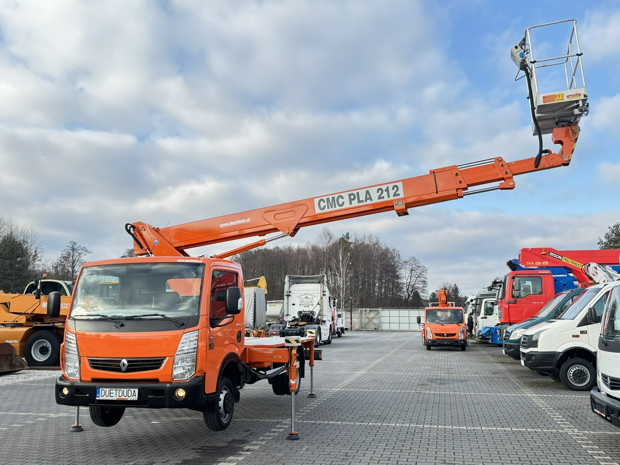 Renault Maxity - Truck mounted aerial platform: picture 4 Renault Maxity - Truck mounted aerial platform: picture 4