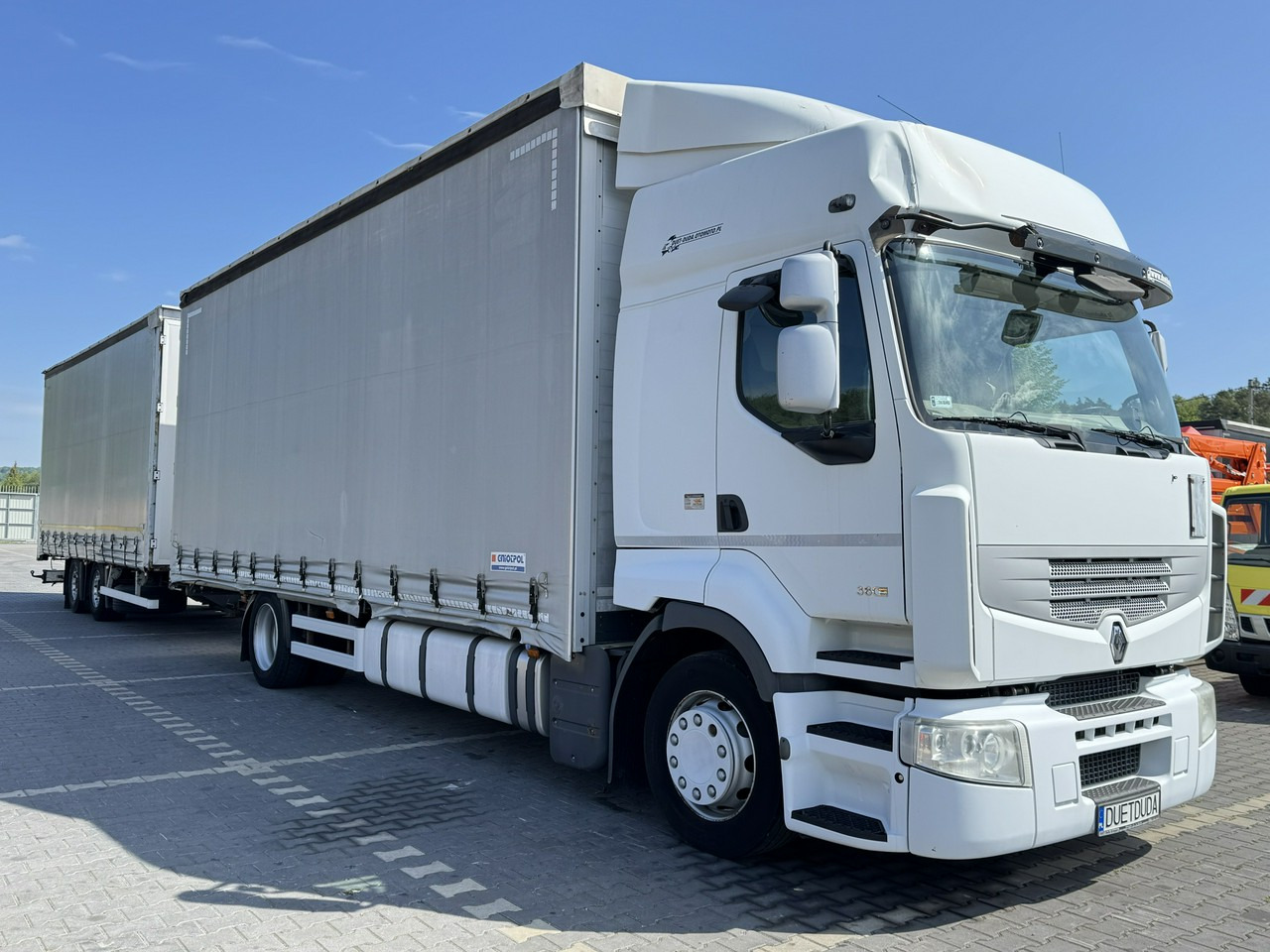 Renault Premium 380 DXi Euro 5 Firana 19 Palet Dach Zsuwany 18ton DMC - Curtainsider truck: picture 2 Renault Premium 380 DXi Euro 5 Firana 19 Palet Dach Zsuwany 18ton DMC - Curtainsider truck: picture 2