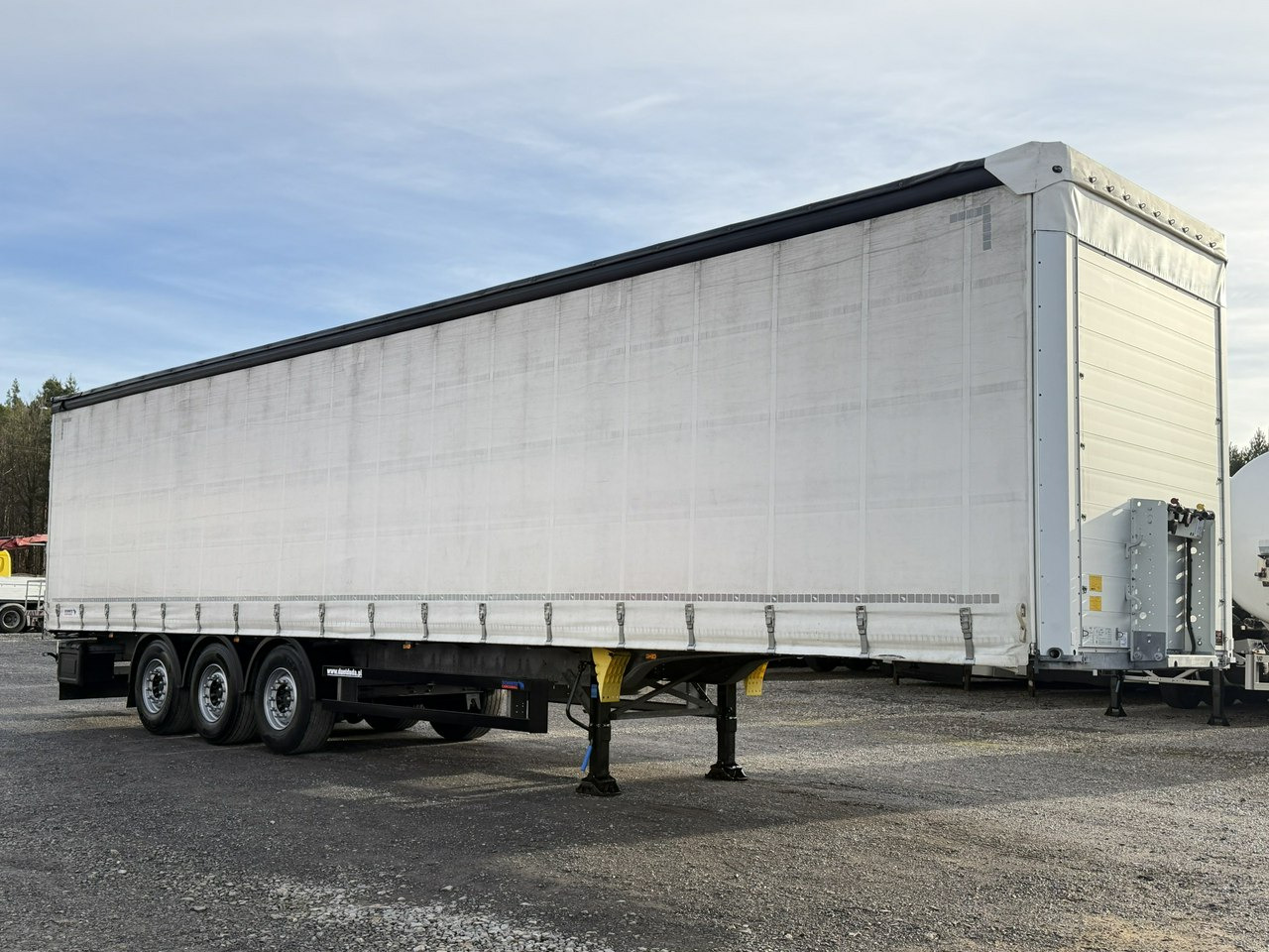 Schmitz Cargobull Standard Rama Ocynk Oś podnoszona Listopad 2018r - Curtainsider semi-trailer: picture 2 Schmitz Cargobull Standard Rama Ocynk Oś podnoszona Listopad 2018r - Curtainsider semi-trailer: picture 2