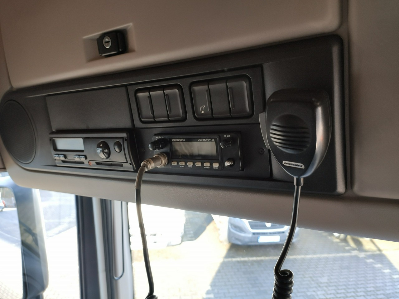 Tractor unit DAF XF 106.460 Euro 6 LowDeck Mega: picture 21