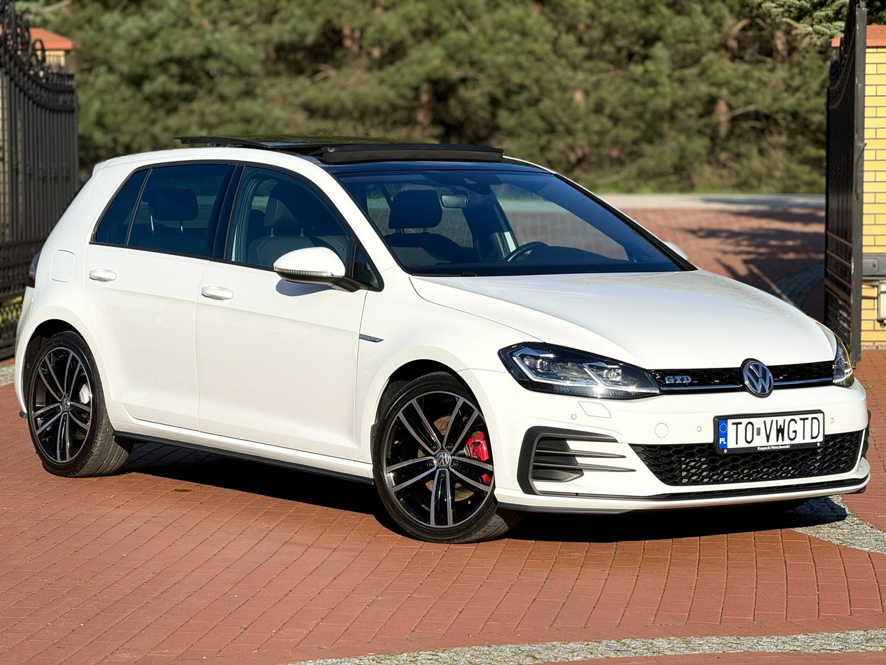 Volkswagen Golf - Car: picture 1 Volkswagen Golf - Car: picture 1