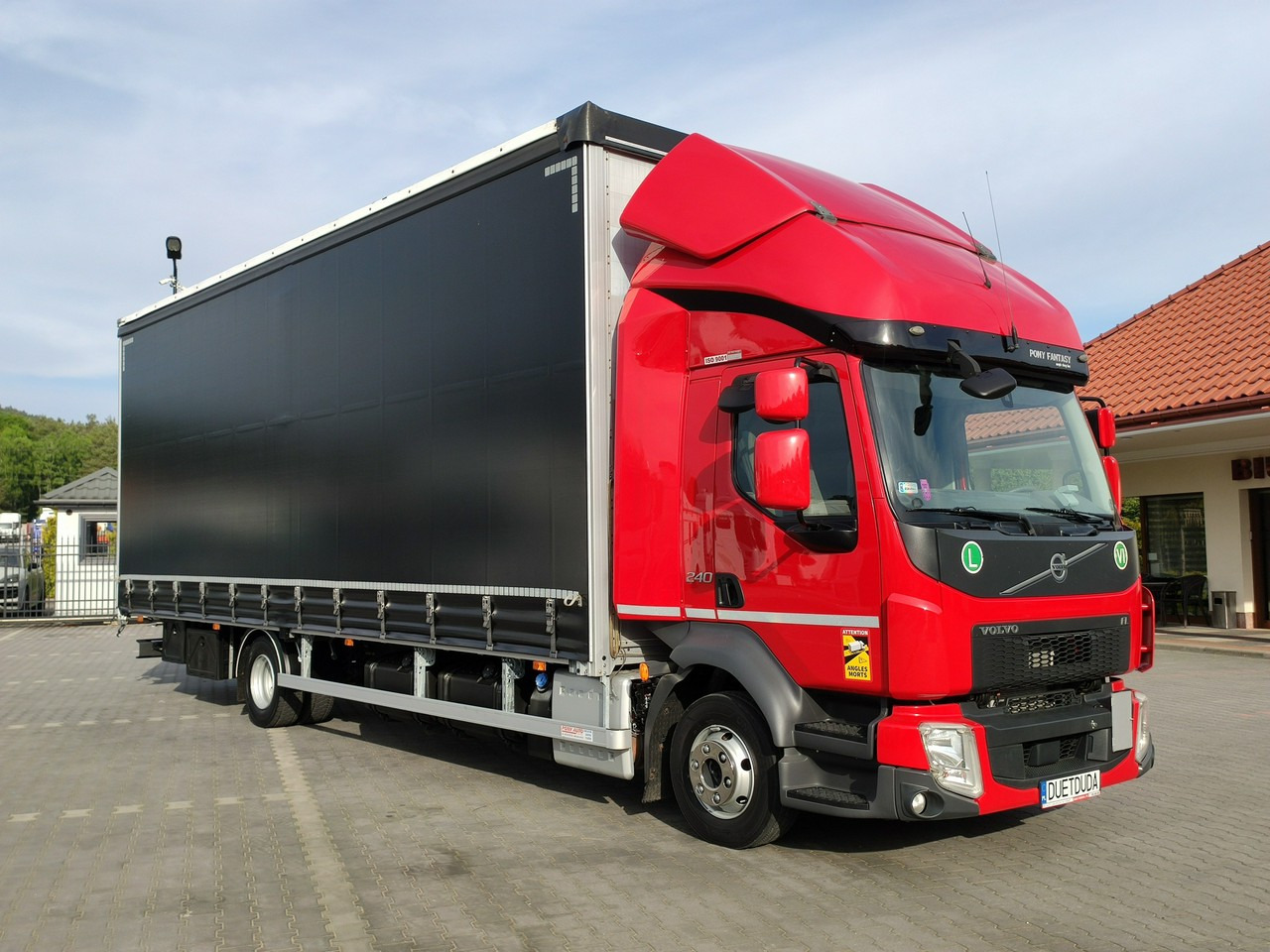 Volvo FL12.240 E6 Firana Tył Drzwi Dach Zsuwany Bogato Wyposażony !!! - Curtainsider truck: picture 1 Volvo FL12.240 E6 Firana Tył Drzwi Dach Zsuwany Bogato Wyposażony !!! - Curtainsider truck: picture 1