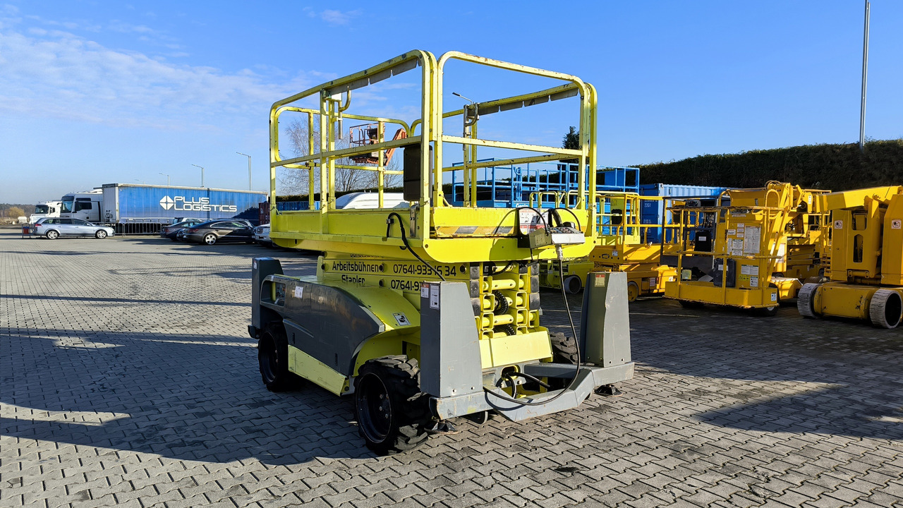 HAULOTTE Compact 12 DX - Scissor lift: picture 1 HAULOTTE Compact 12 DX - Scissor lift: picture 1