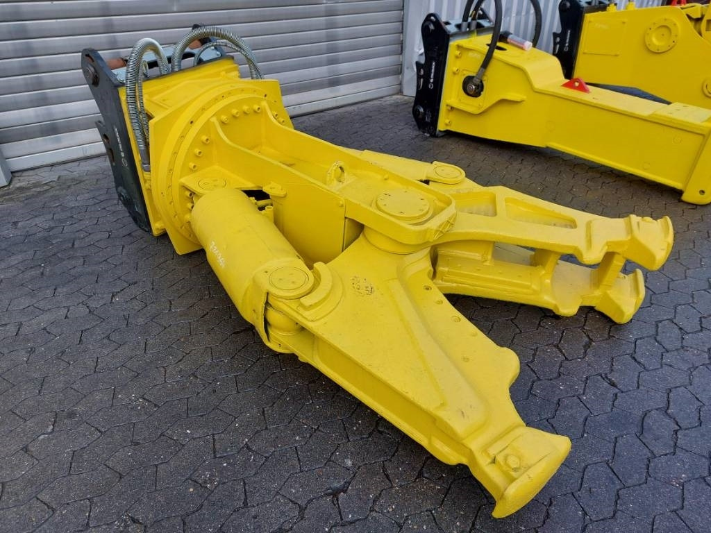 Atlas Copco CC2500 - Demolition shears: picture 1 Atlas Copco CC2500 - Demolition shears: picture 1