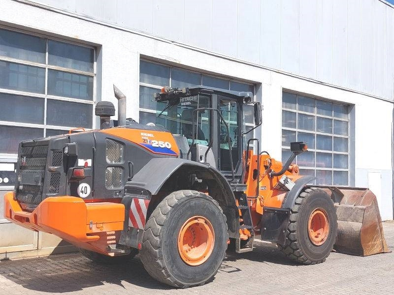 Wheel loader Hitachi ZW 250-6: picture 6