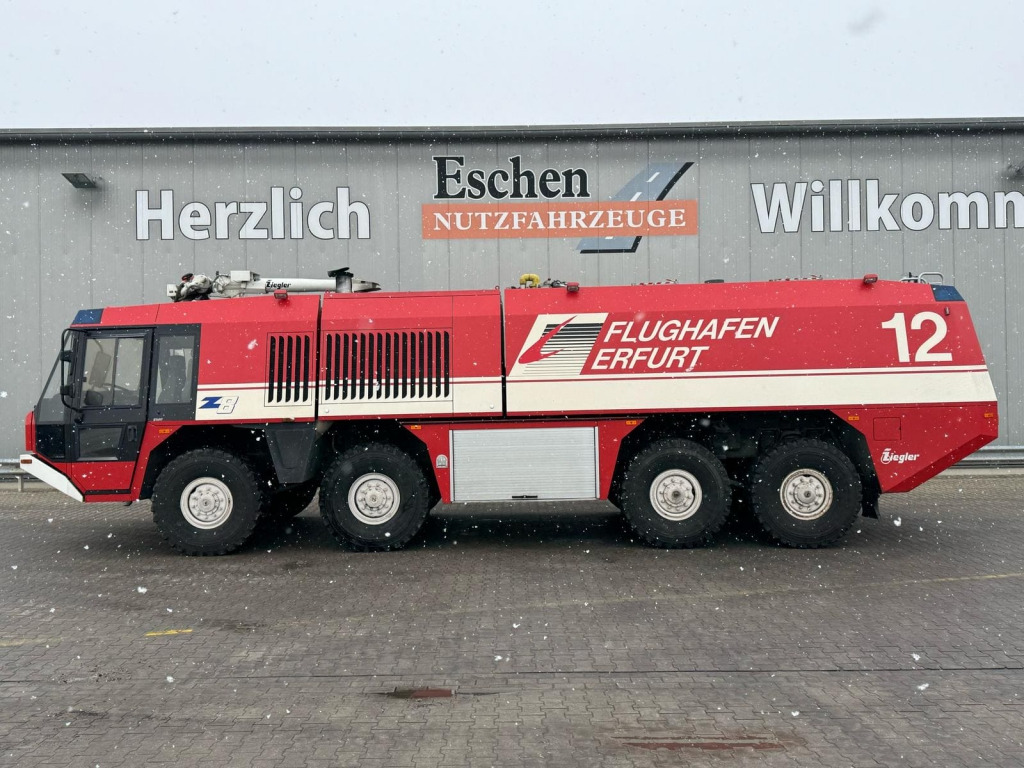 MAN 38.000 VFAEG 8x8 Flugfeldlöschfahrzeug - Fire truck, Ground support equipment: picture 2 MAN 38.000 VFAEG 8x8 Flugfeldlöschfahrzeug - Fire truck, Ground support equipment: picture 2