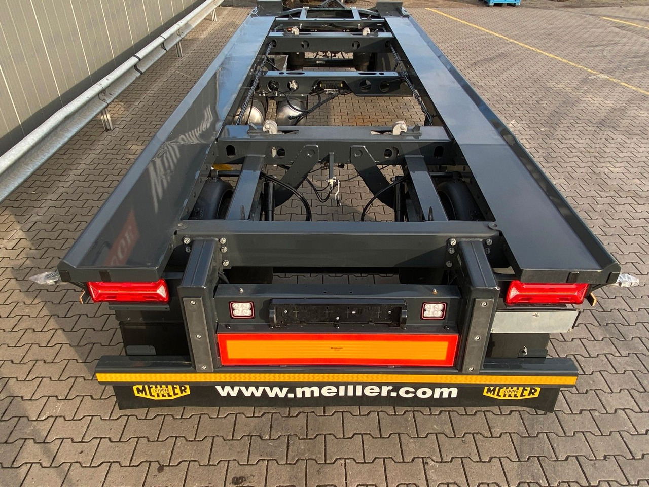 Meiller MG 18 ZO 5,4 | NEU*Werkzeugkasten - Roll-off/ Skip trailer: picture 5 Meiller MG 18 ZO 5,4 | NEU*Werkzeugkasten - Roll-off/ Skip trailer: picture 5