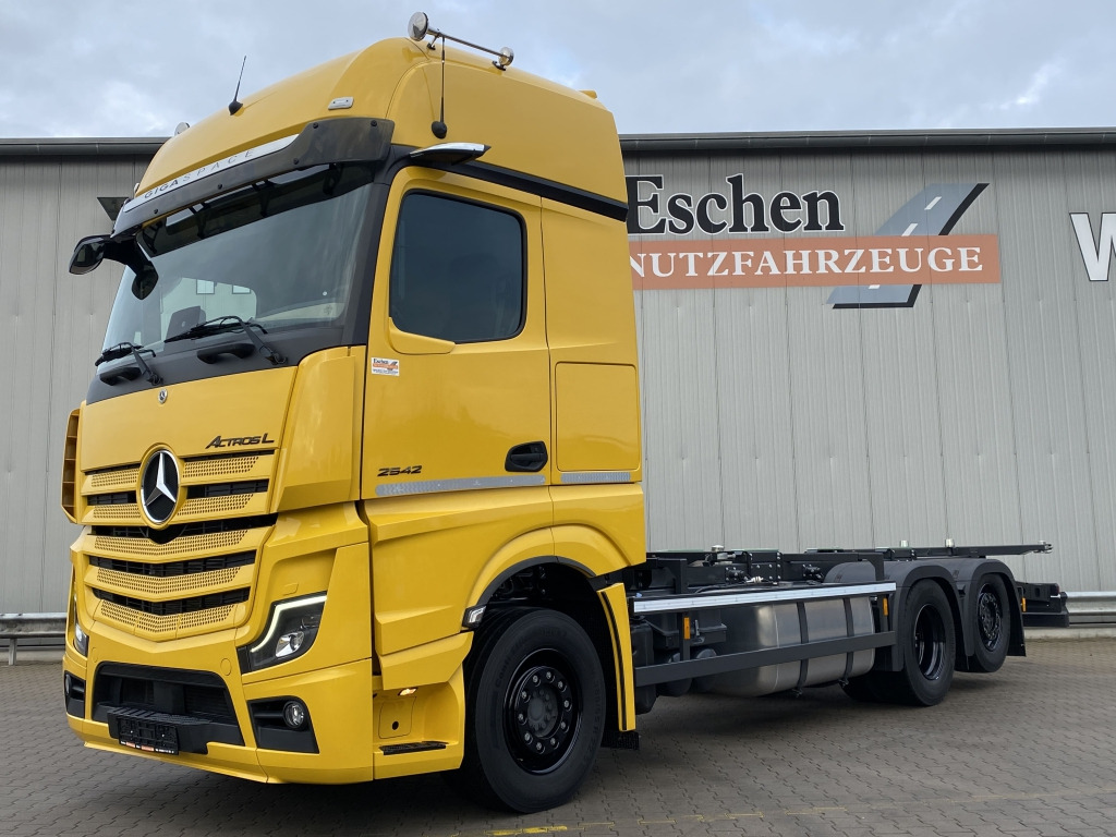 Mercedes-Benz 2542 L 6x2 Actros Giga-Space - Container transporter/ Swap body truck: picture 1 Mercedes-Benz 2542 L 6x2 Actros Giga-Space - Container transporter/ Swap body truck: picture 1
