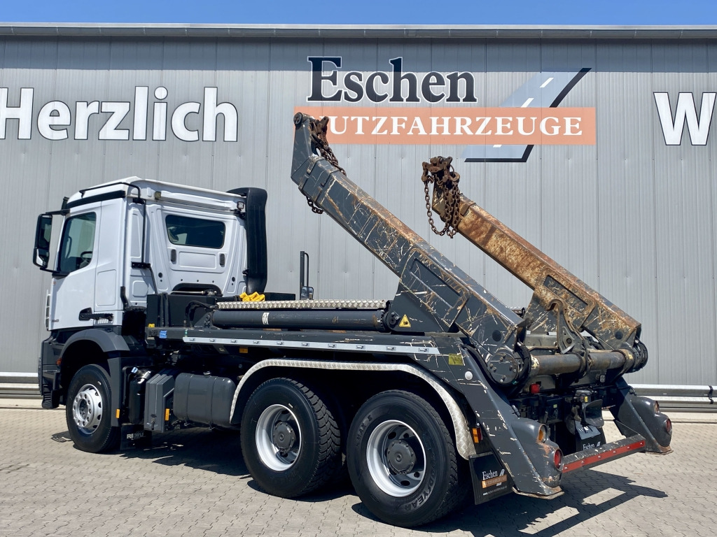 Mercedes-Benz 2643 L 6x4 - Skip loader truck: picture 3 Mercedes-Benz 2643 L 6x4 - Skip loader truck: picture 3