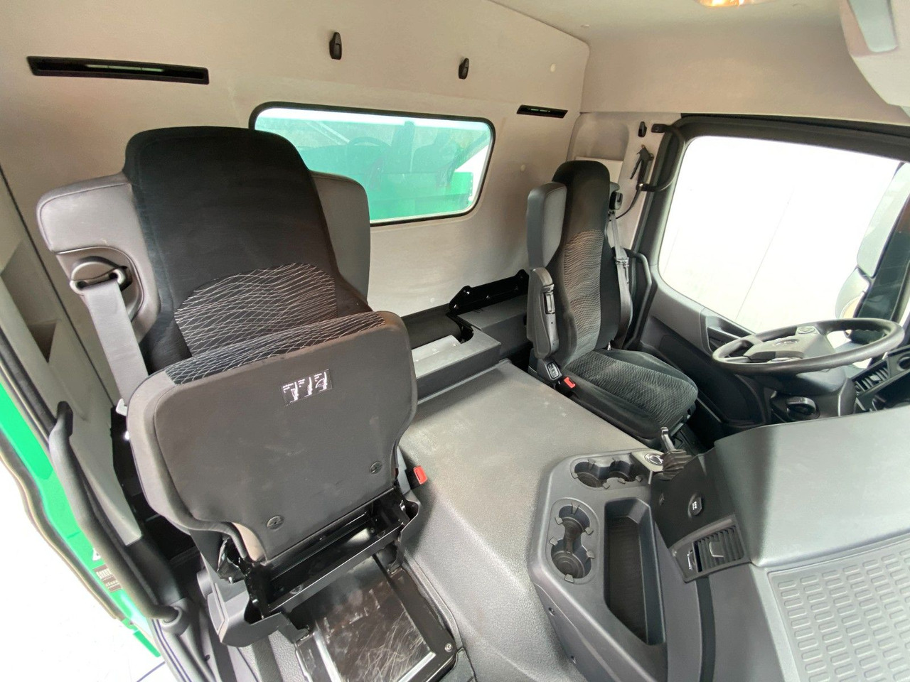 Tipper Mercedes-Benz Arocs 3345 6x6 | MEILLER*Bordmatik*Blatt*AHK+Oel: picture 16