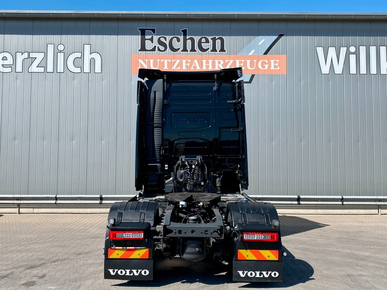 Volvo FH 500 Globetrotter| I-Park-Cool*2x Tank*Spoiler - Tractor unit: picture 4 Volvo FH 500 Globetrotter| I-Park-Cool*2x Tank*Spoiler - Tractor unit: picture 4