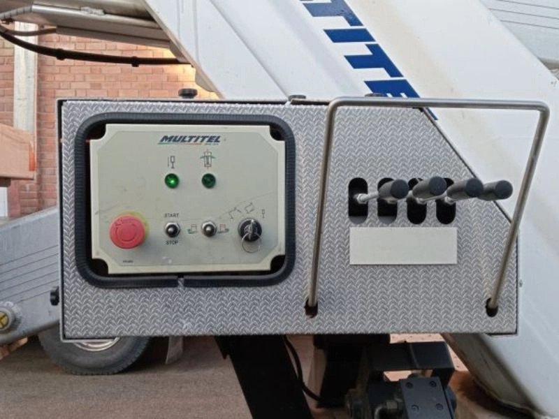 MULTITEL NISSAN NT 400 + HX 195 - Truck mounted aerial platform: picture 4 MULTITEL NISSAN NT 400 + HX 195 - Truck mounted aerial platform: picture 4