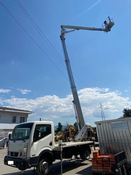 MULTITEL NISSAN NT 400 + MX 250 - Truck mounted aerial platform: picture 1 MULTITEL NISSAN NT 400 + MX 250 - Truck mounted aerial platform: picture 1