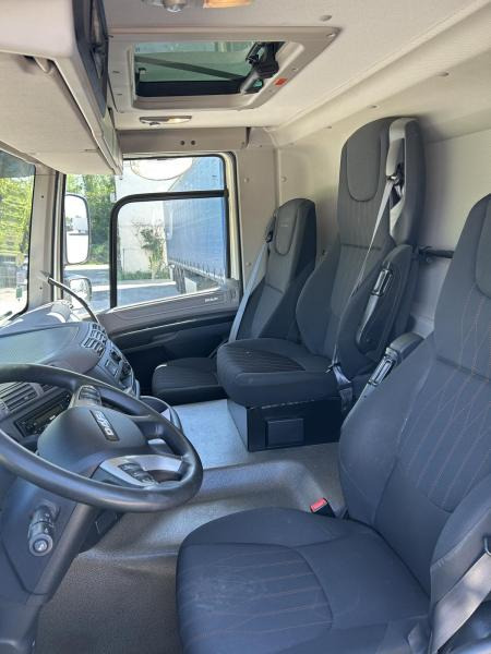 DAF CF 340 - Box truck: picture 4 DAF CF 340 - Box truck: picture 4