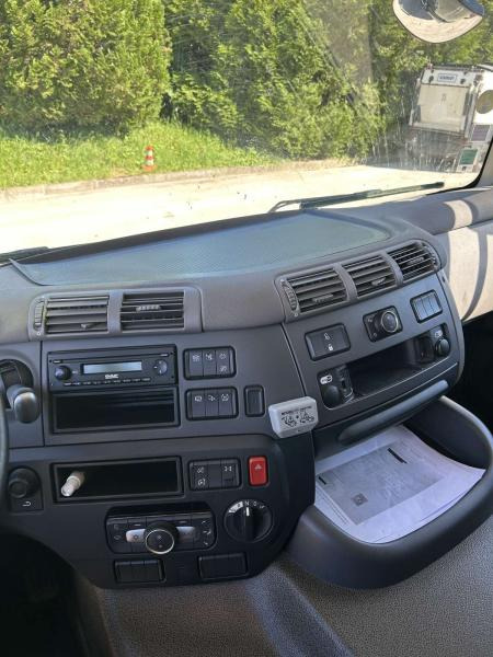 DAF CF 340 - Box truck: picture 2 DAF CF 340 - Box truck: picture 2