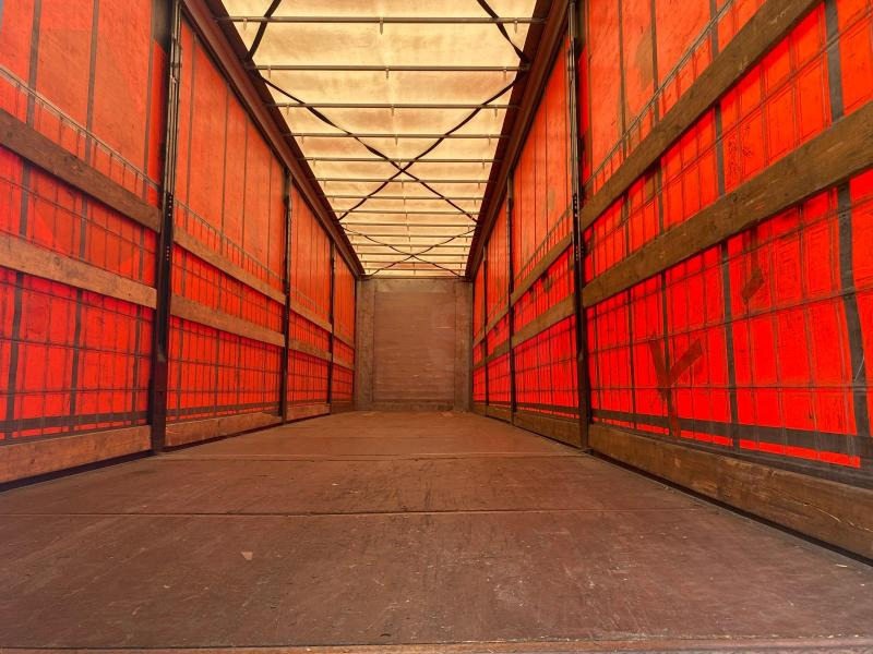 Curtainsider semi-trailer Fliegl: picture 8