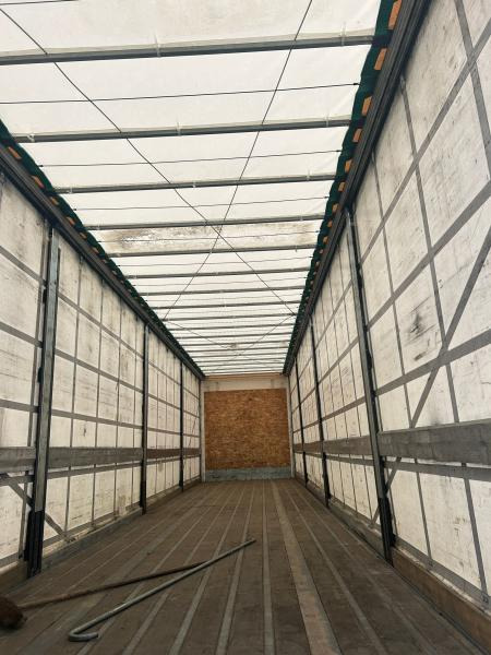 Curtainsider semi-trailer Fruehauf: picture 6