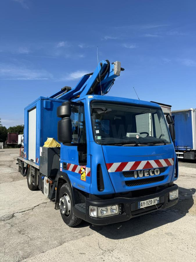 Truck mounted aerial platform Iveco Eurocargo 100E18: picture 1