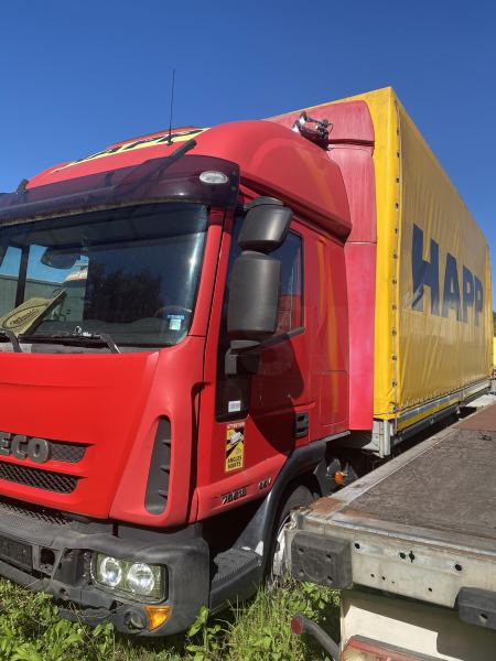 Iveco - Curtainsider truck: picture 2 Iveco - Curtainsider truck: picture 2
