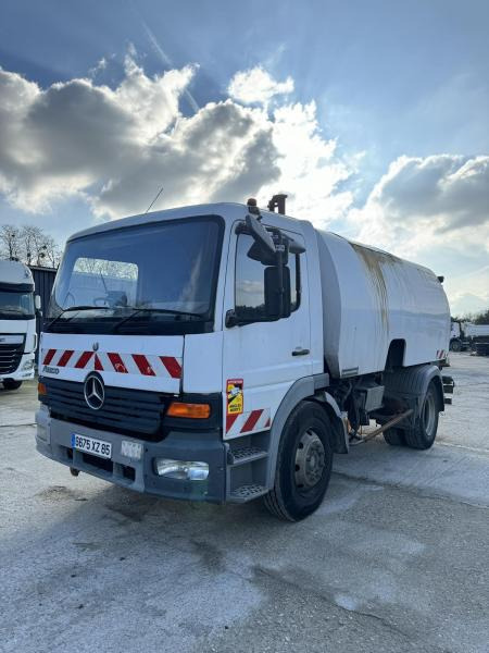 Road sweeper Mercedes Atego: picture 7