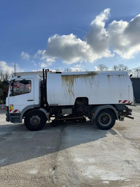 Road sweeper Mercedes Atego: picture 6