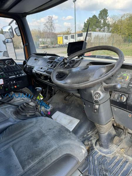 Road sweeper Mercedes Atego: picture 11